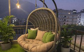 Around Stays-Rising Hills, Tapovan